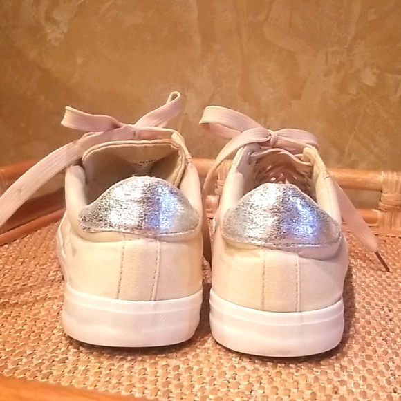 Beige sneakers with beige laces - Picture 8 of 8